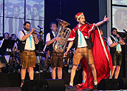 Die Boarischen L&ouml;wen beim Starbieranstich im L&auml;wenbr&auml;ukelelr 2017 (&copy;Foto: Martin Schmitz)